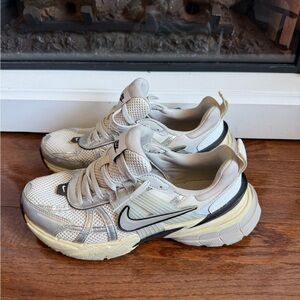 Nike V2K Run Women's size 8